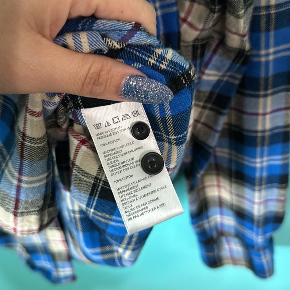 FINAL PRICE NO OFFERS
Urban Outfitters Flannel Plaid Button Down Shirt S - Picture 5 of 6